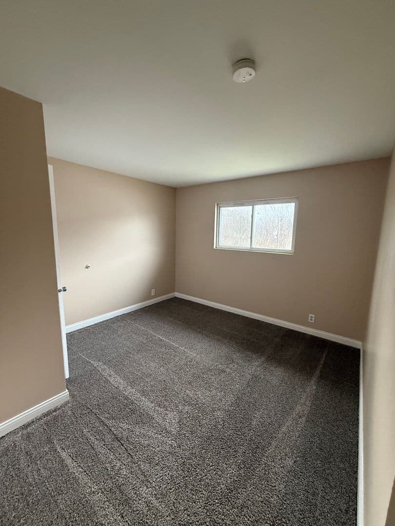 Kankakee Apartment: 210 Tedmark Ct.