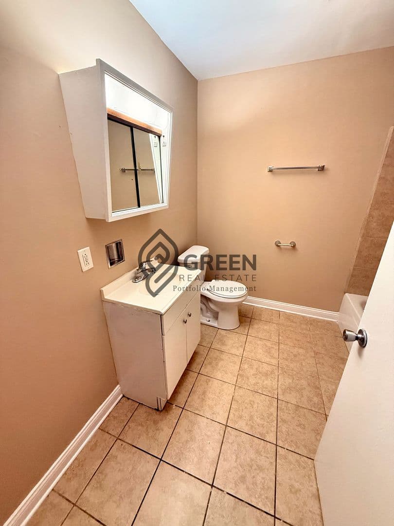 Kankakee Apartment: 210 Tedmark Ct.