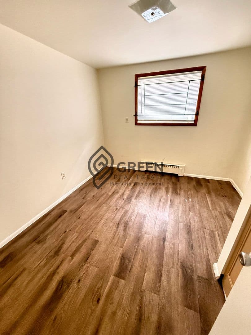 Kankakee Apartment: 450 S Dearborn Ave