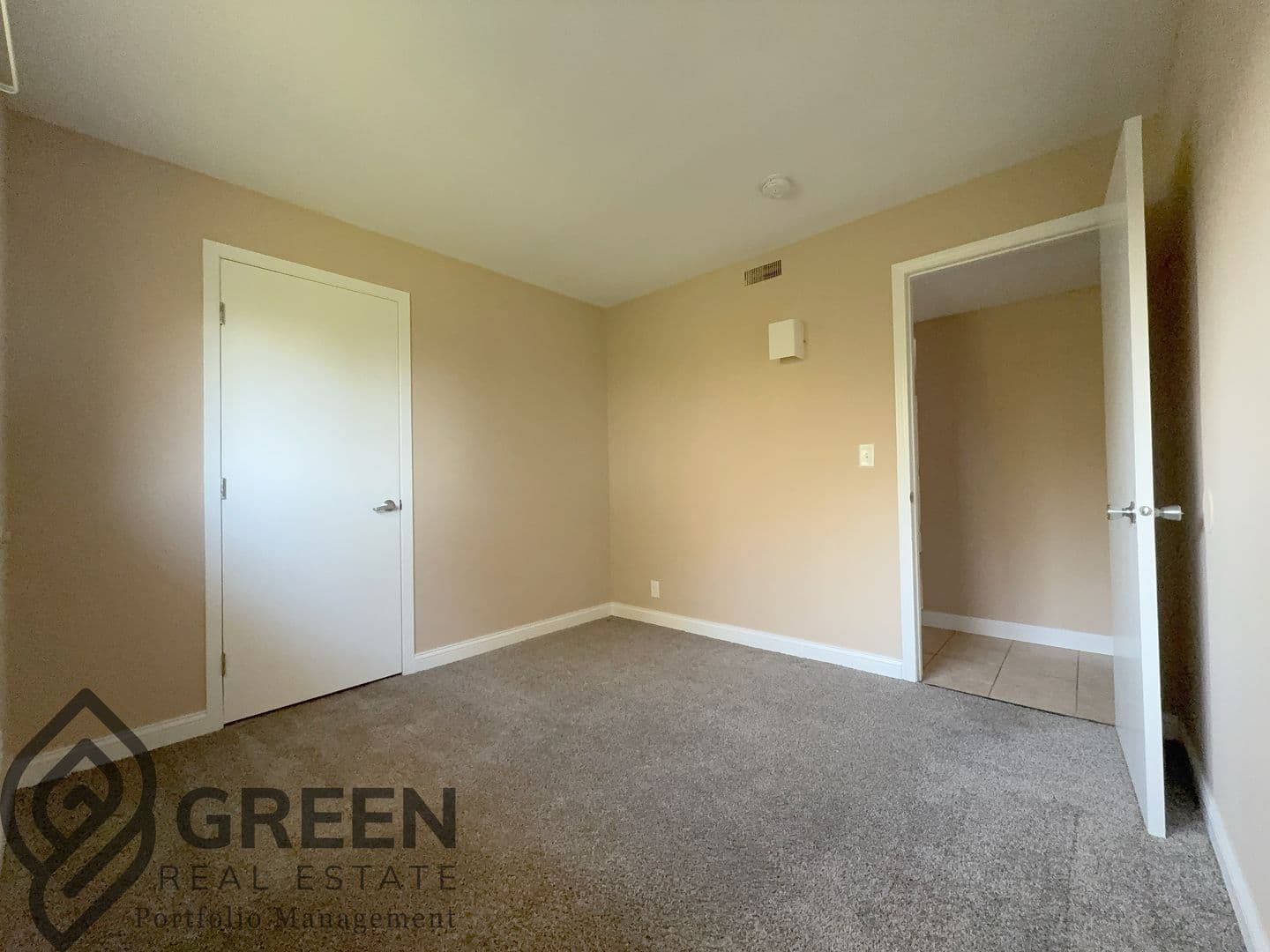Kankakee Apartment: 210 Tedmark Ct.