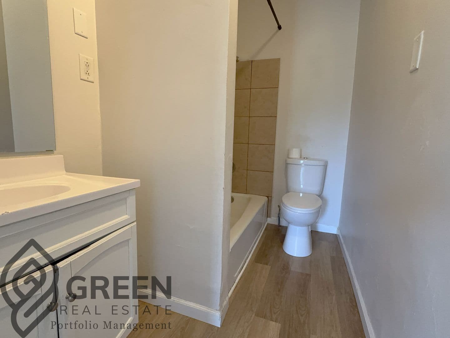 Kankakee Apartment: 592 N Dearborn Ave