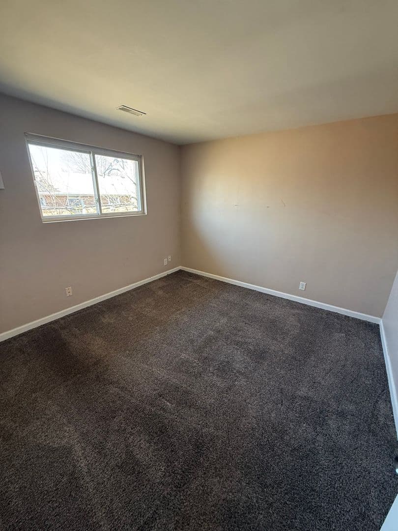Kankakee Apartment: 2755 Cooper Dr.
