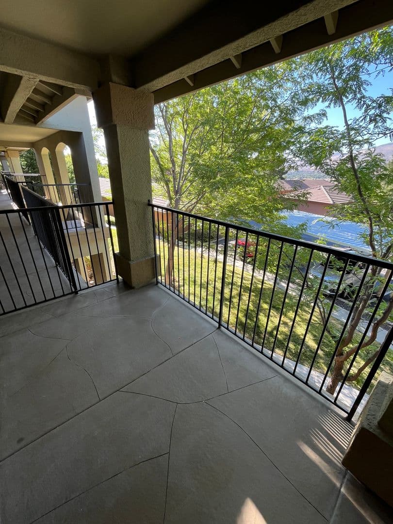Reno Apartment: 6850 Sharlands Avenue #T2112