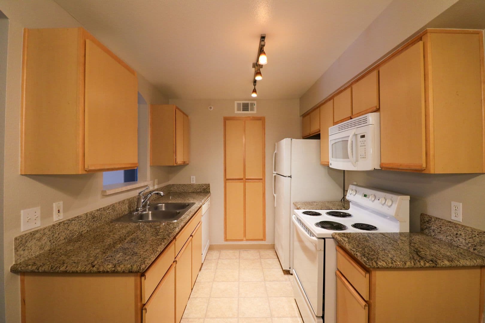 Reno Apartment: 6850 Sharlands Avenue #T2112