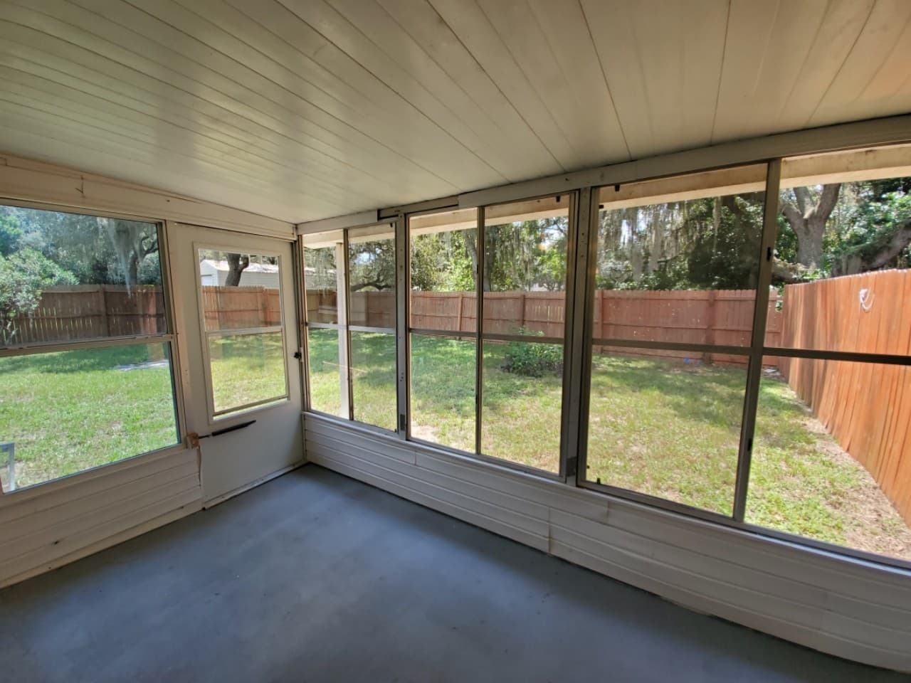 Inverness House: 136 S Belle View Way