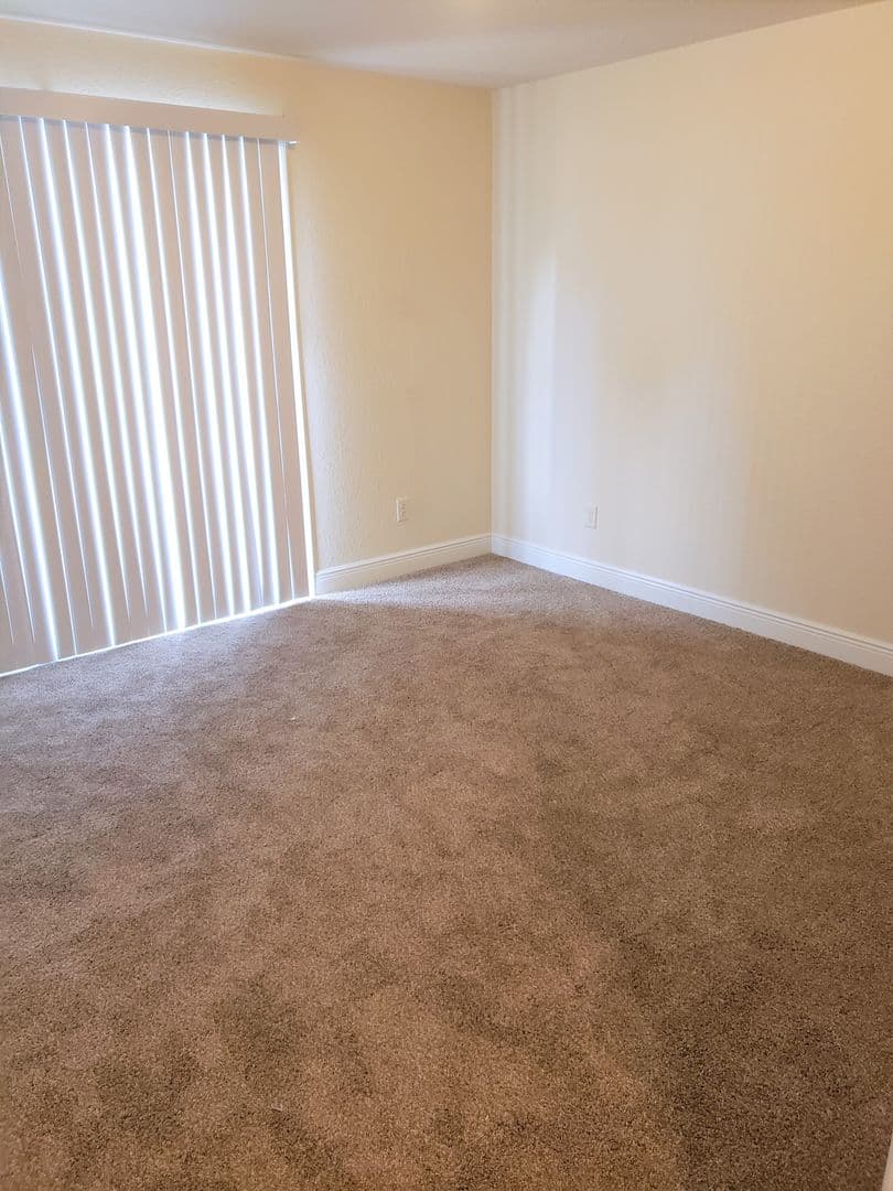 Inverness Townhome: 715 N Vermeer Way