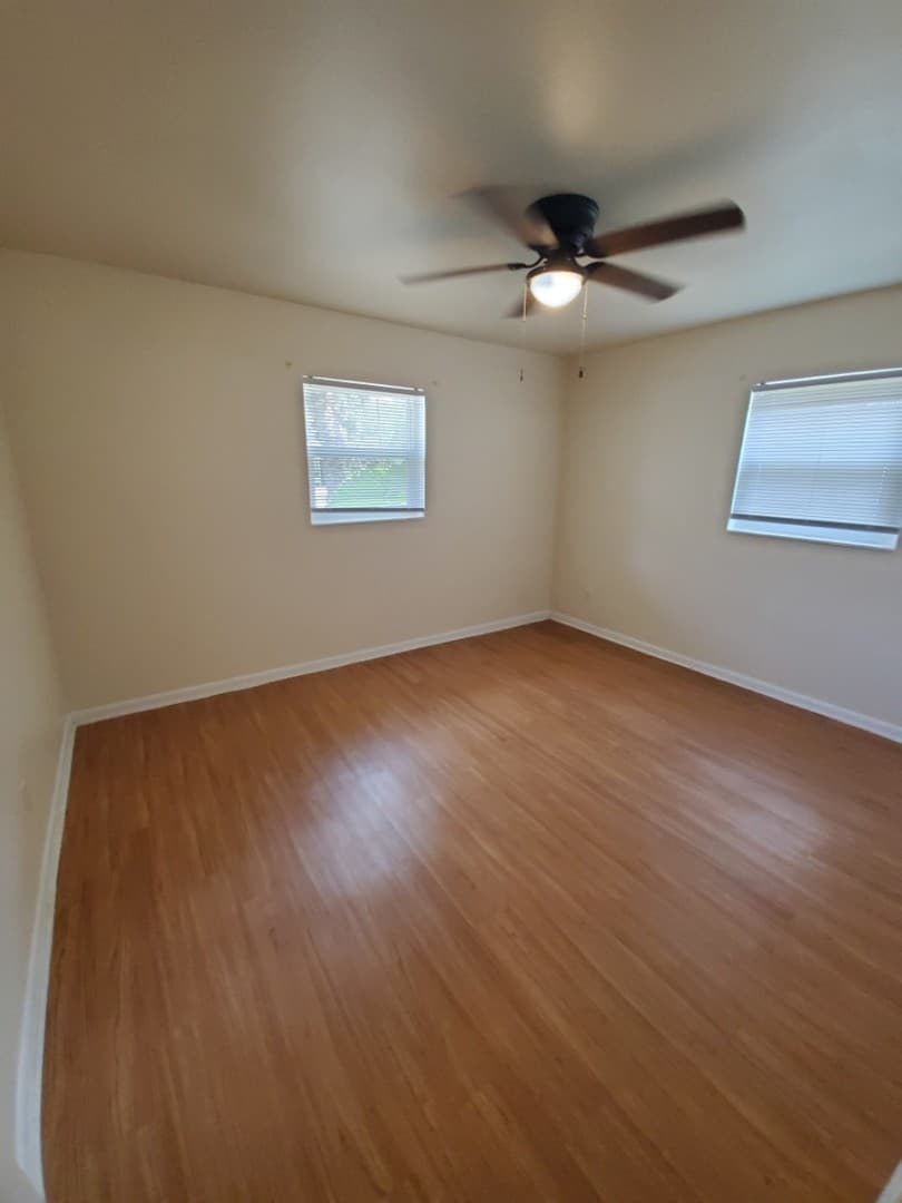 Inverness House: 136 S Belle View Way