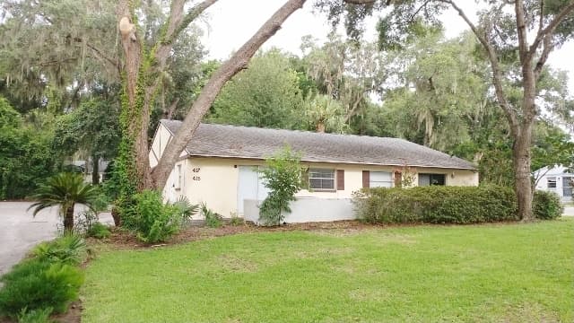 Inverness Apartment: Seminole Ave, S
