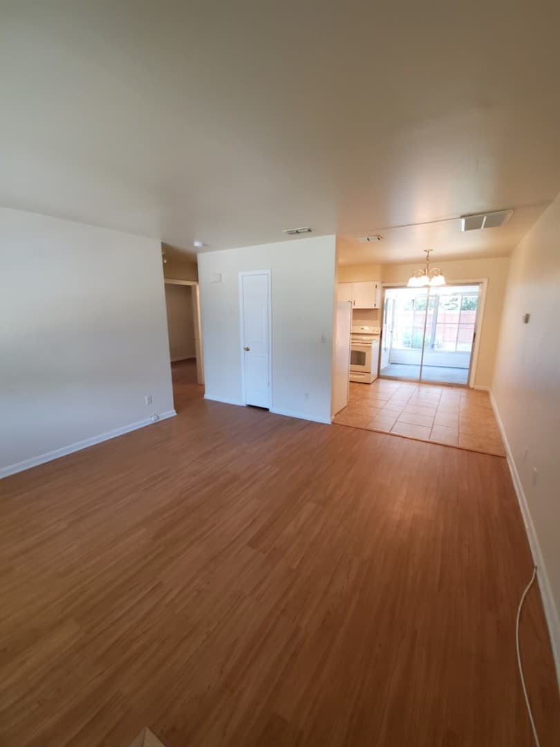 Inverness House: 136 S Belle View Way