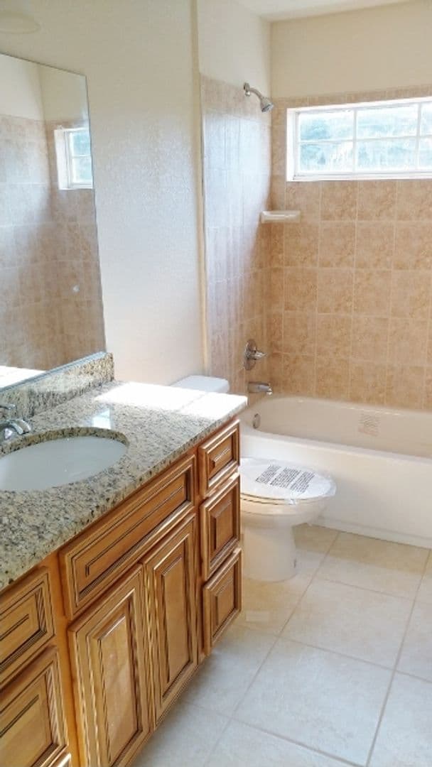 Inverness Townhome: 715 N Vermeer Way