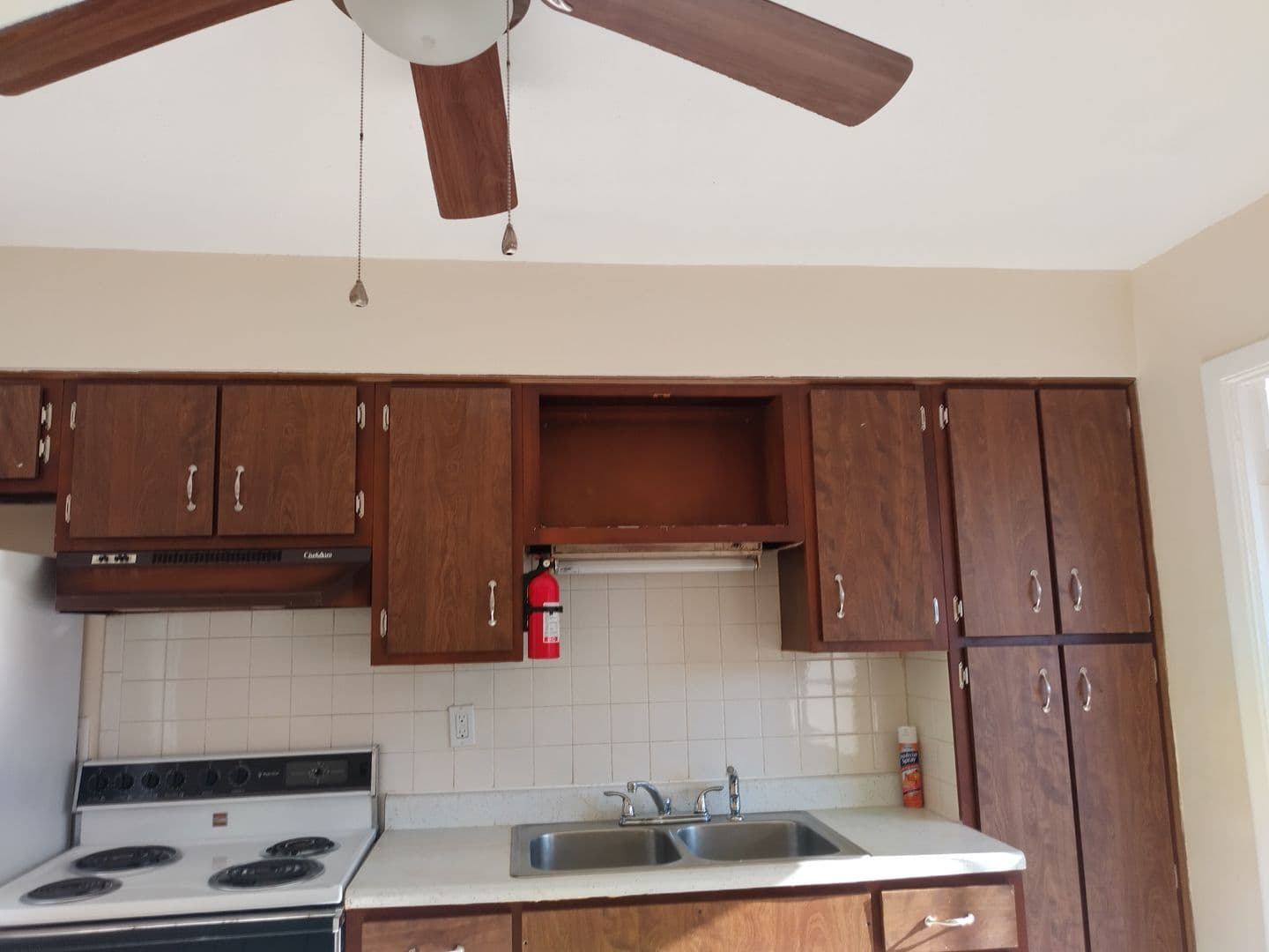 Inverness Apartment: Maplenut Way, 1127 S