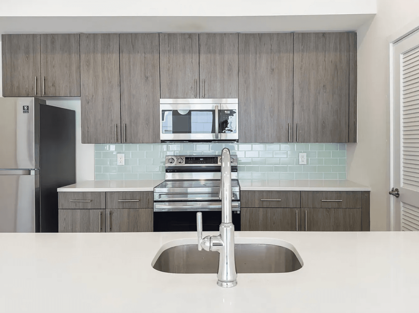 Philadelphia Apartment: 1660 Germantown Ave