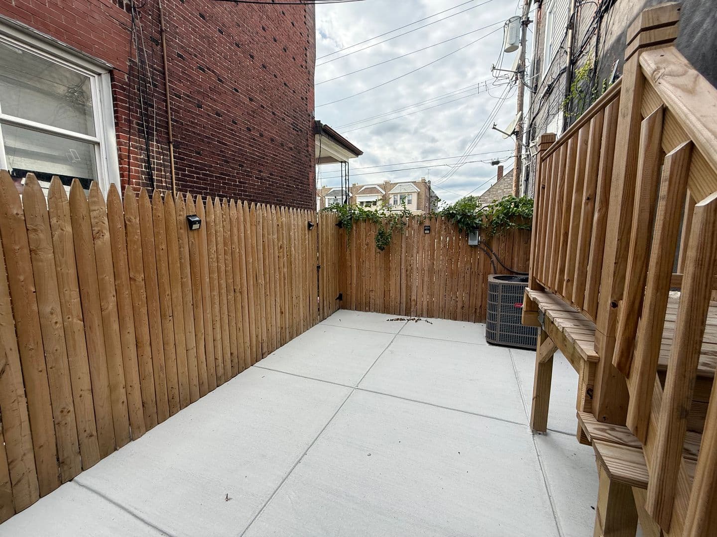 Philadelphia Apartment: 1402 S 54th St