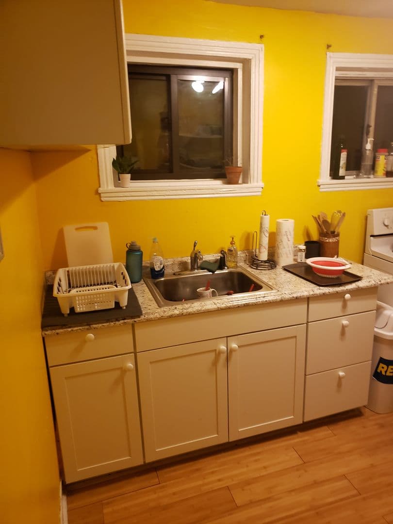 Philadelphia Apartment: 1527 Cecil B Moore Ave