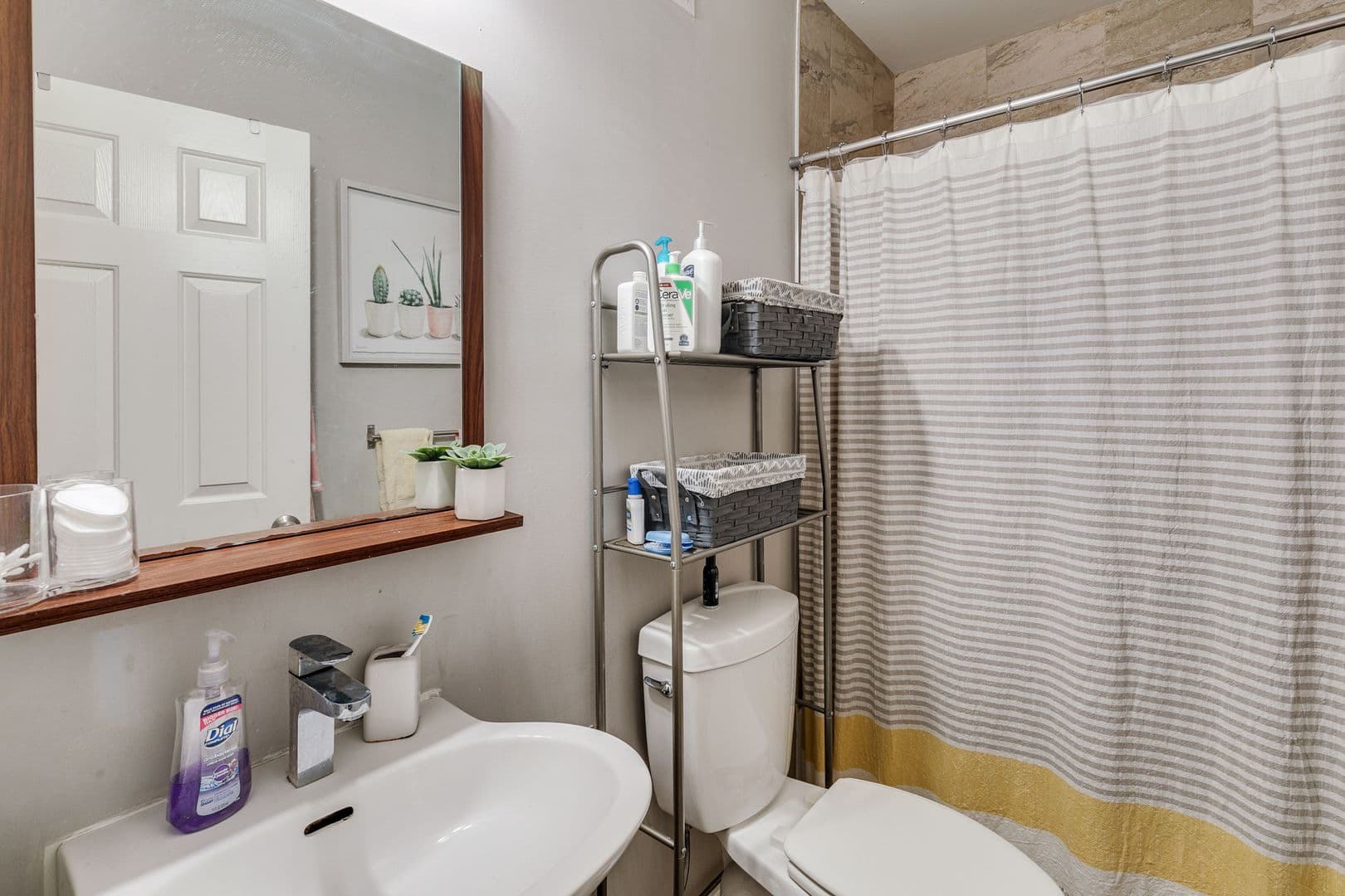 Philadelphia Apartment: 1628 Willington St