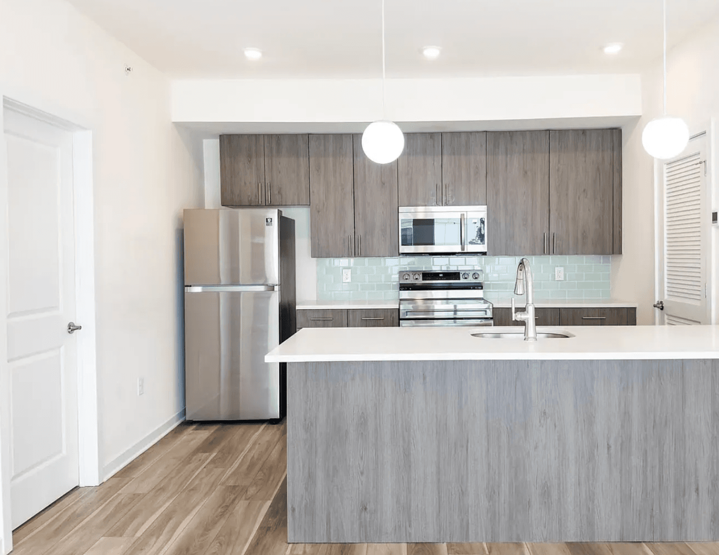 Philadelphia Apartment: 1660 Germantown Ave