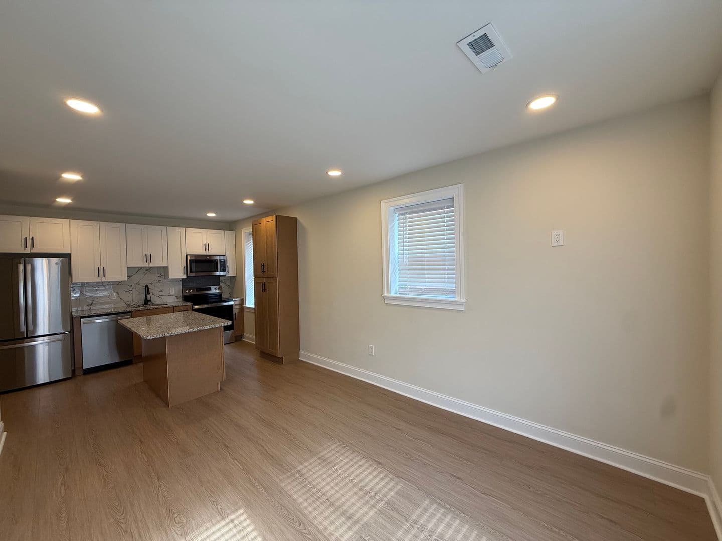 Philadelphia Apartment: 1402 S 54th St