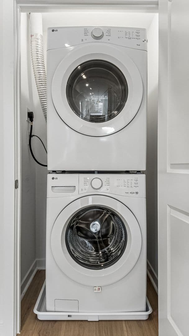 Philadelphia Apartment: 921 E Chelten Ave