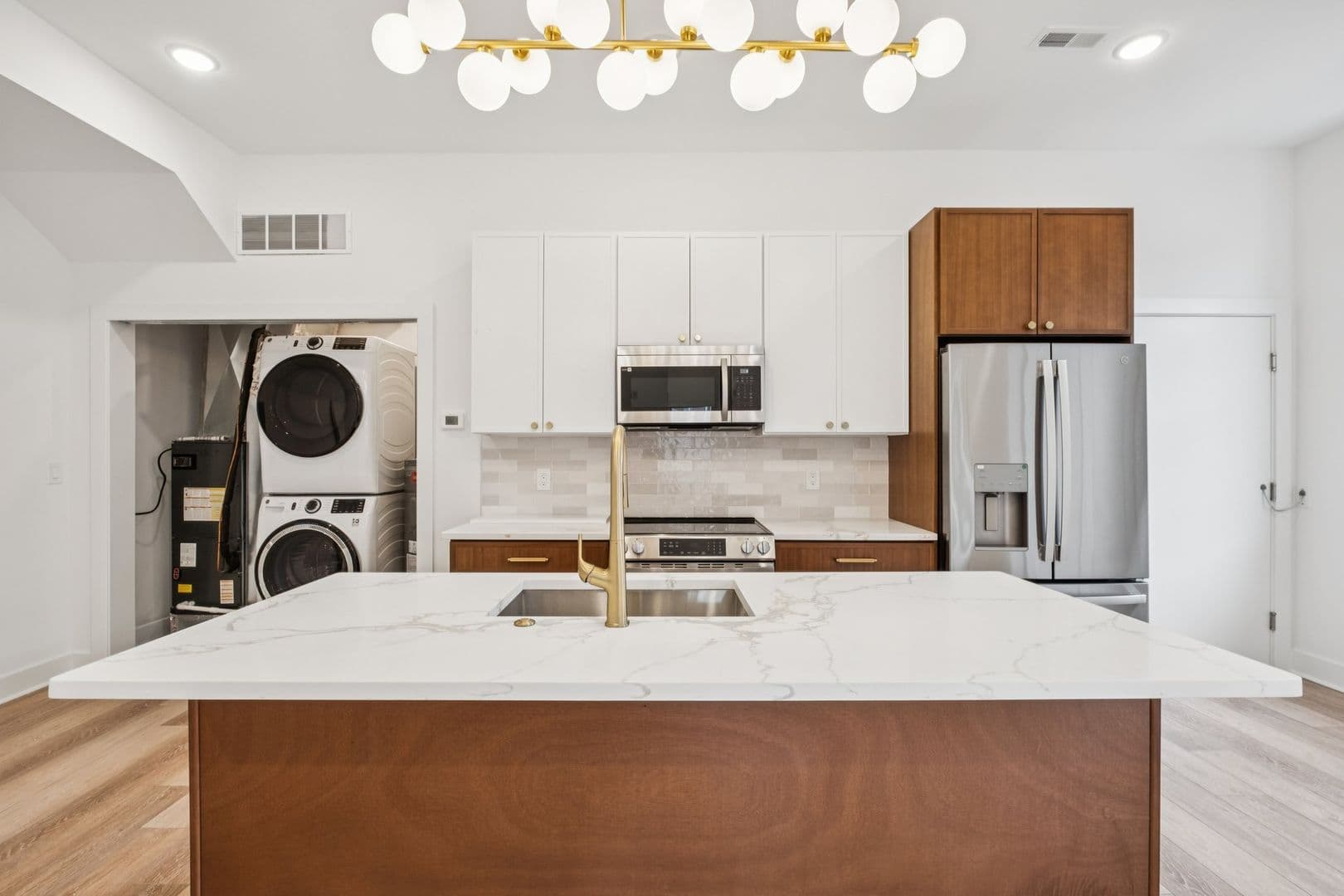 Philadelphia Apartment: 921 E Chelten Ave