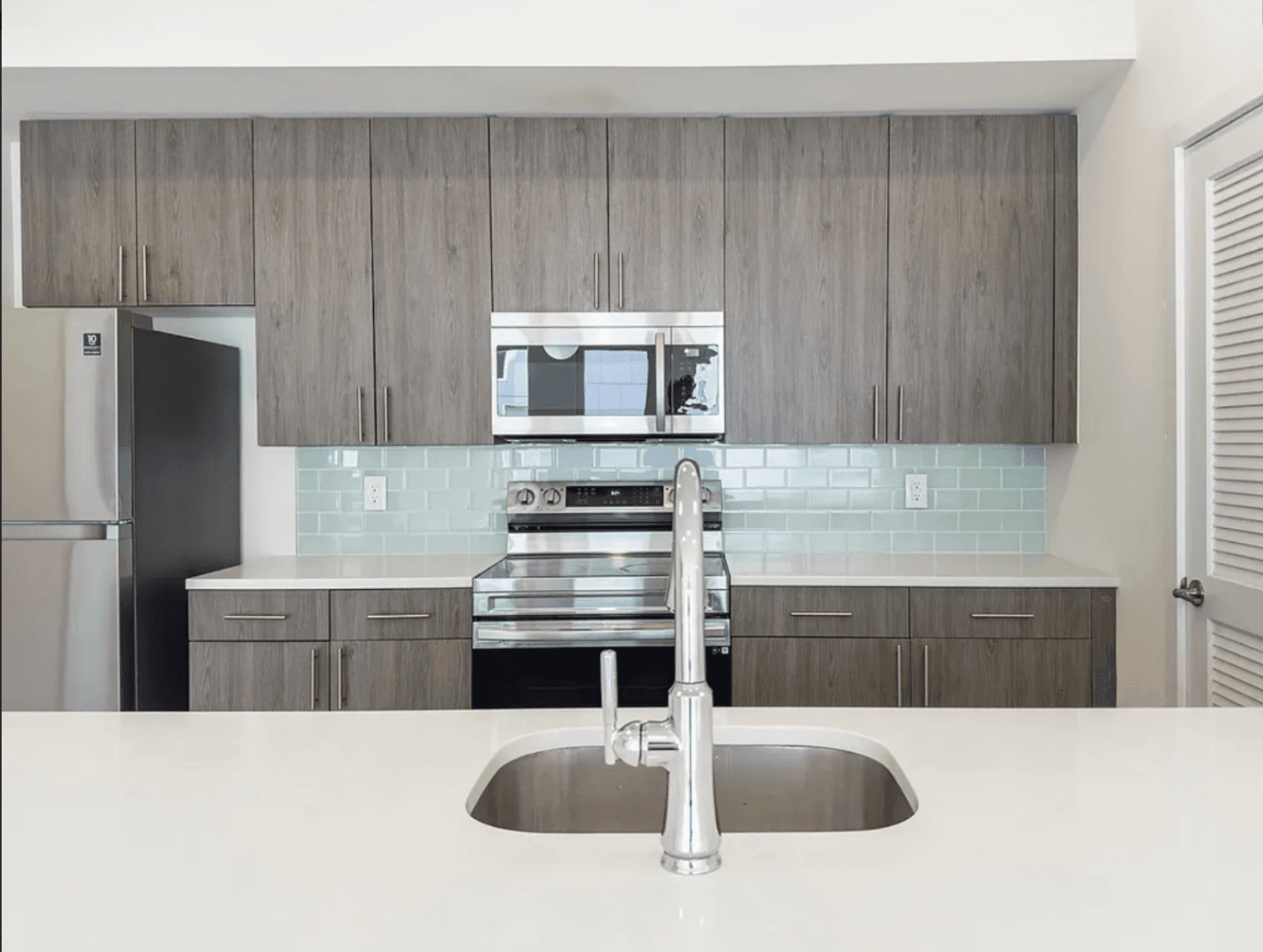 Philadelphia Apartment: 1660 Germantown Ave