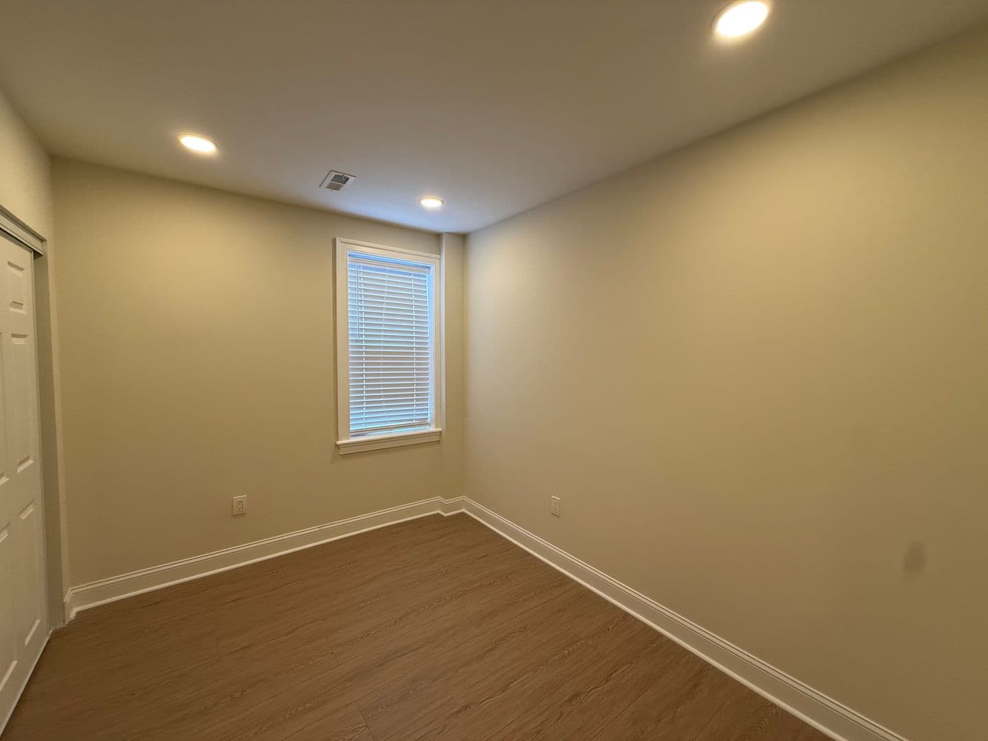 Philadelphia Apartment: 1402 S 54th St