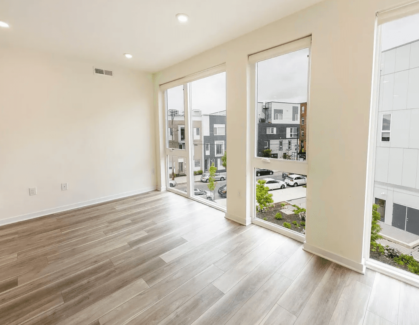 Philadelphia Apartment: 1660 Germantown Ave