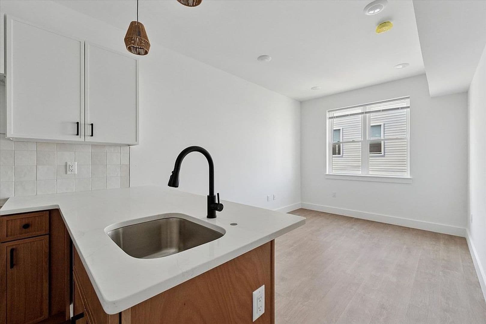 Philadelphia Apartment: 2522 N Front St