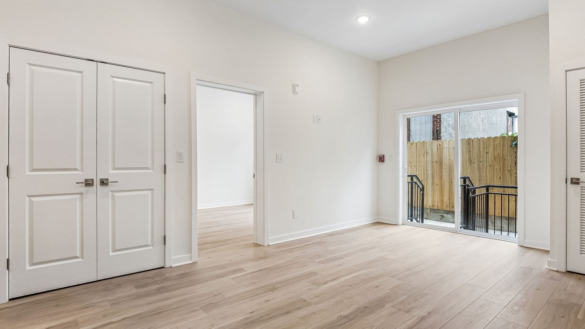 Philadelphia Apartment: 921 E Chelten Ave