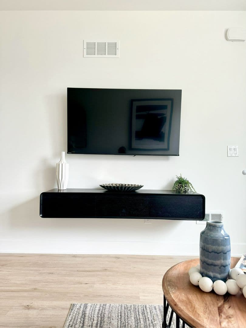 Philadelphia Apartment: 2607 E Boston St