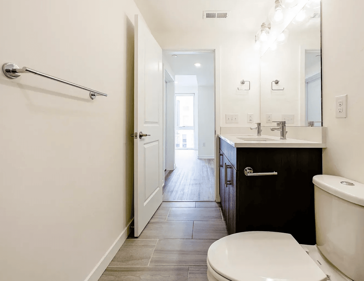 Philadelphia Apartment: 1660 Germantown Ave