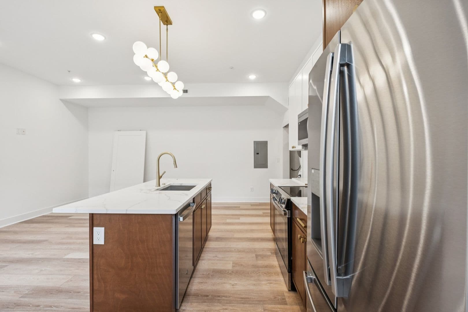 Philadelphia Apartment: 921 E Chelten Ave