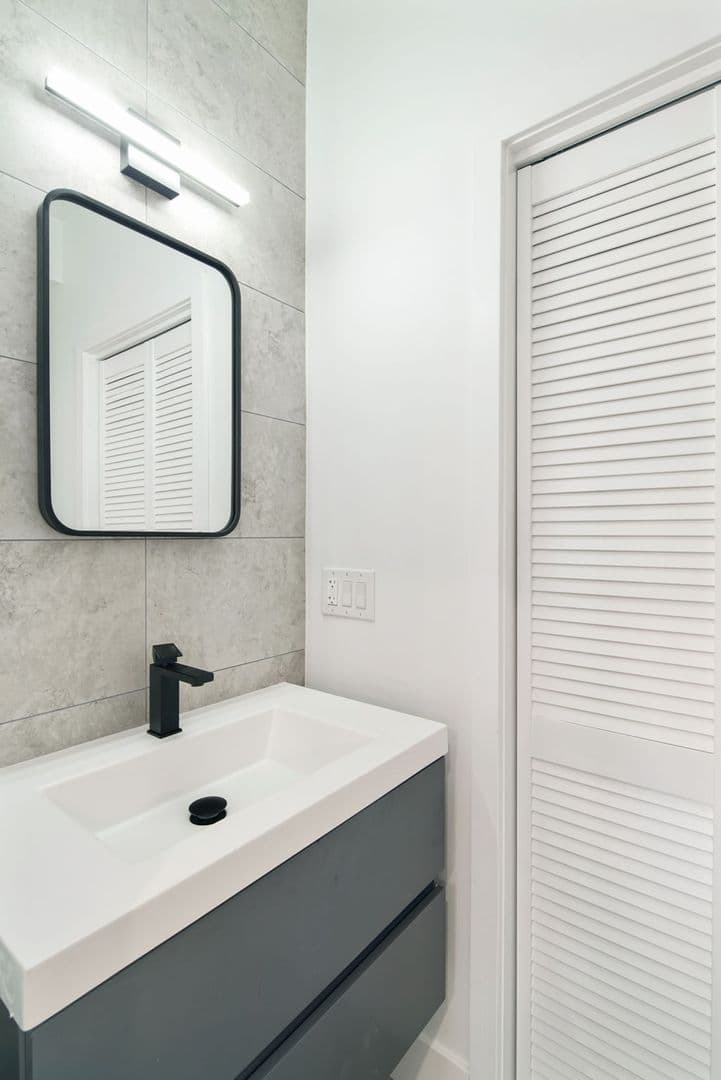 Philadelphia Apartment: 1520-22 N 8th St