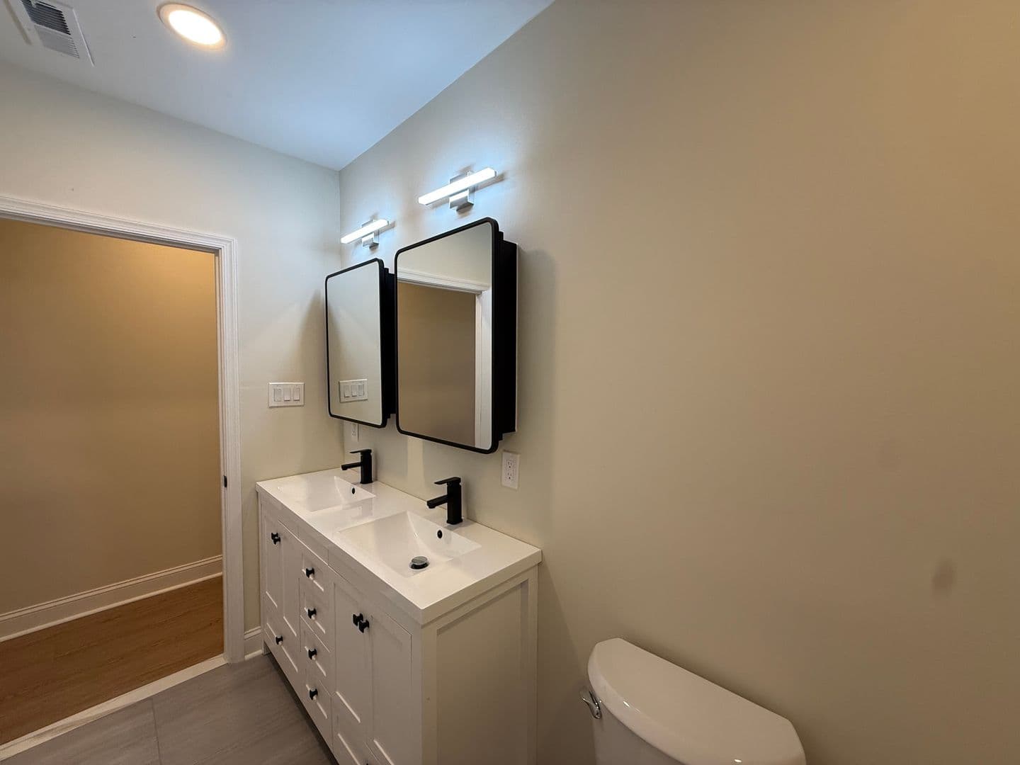Philadelphia Apartment: 1402 S 54th St
