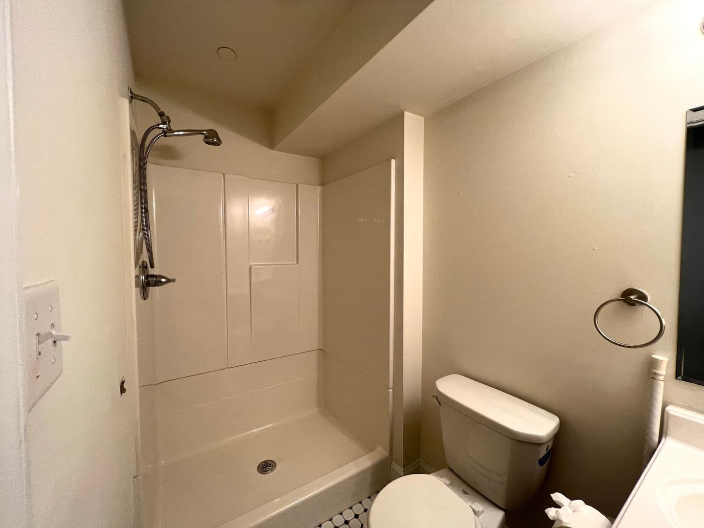 Philadelphia Apartment: 2219 N Camac St