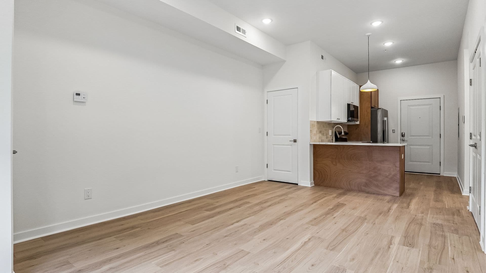 Philadelphia Apartment: 921 E Chelten Ave