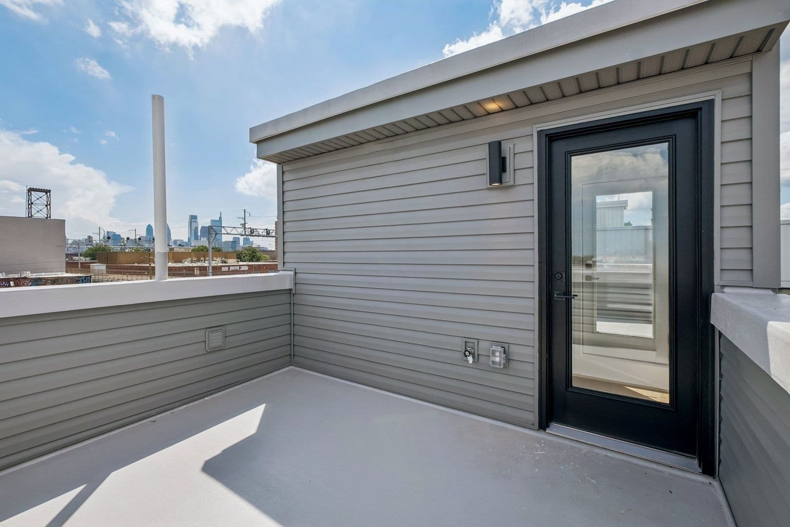 Philadelphia House: 1518 N Darien St