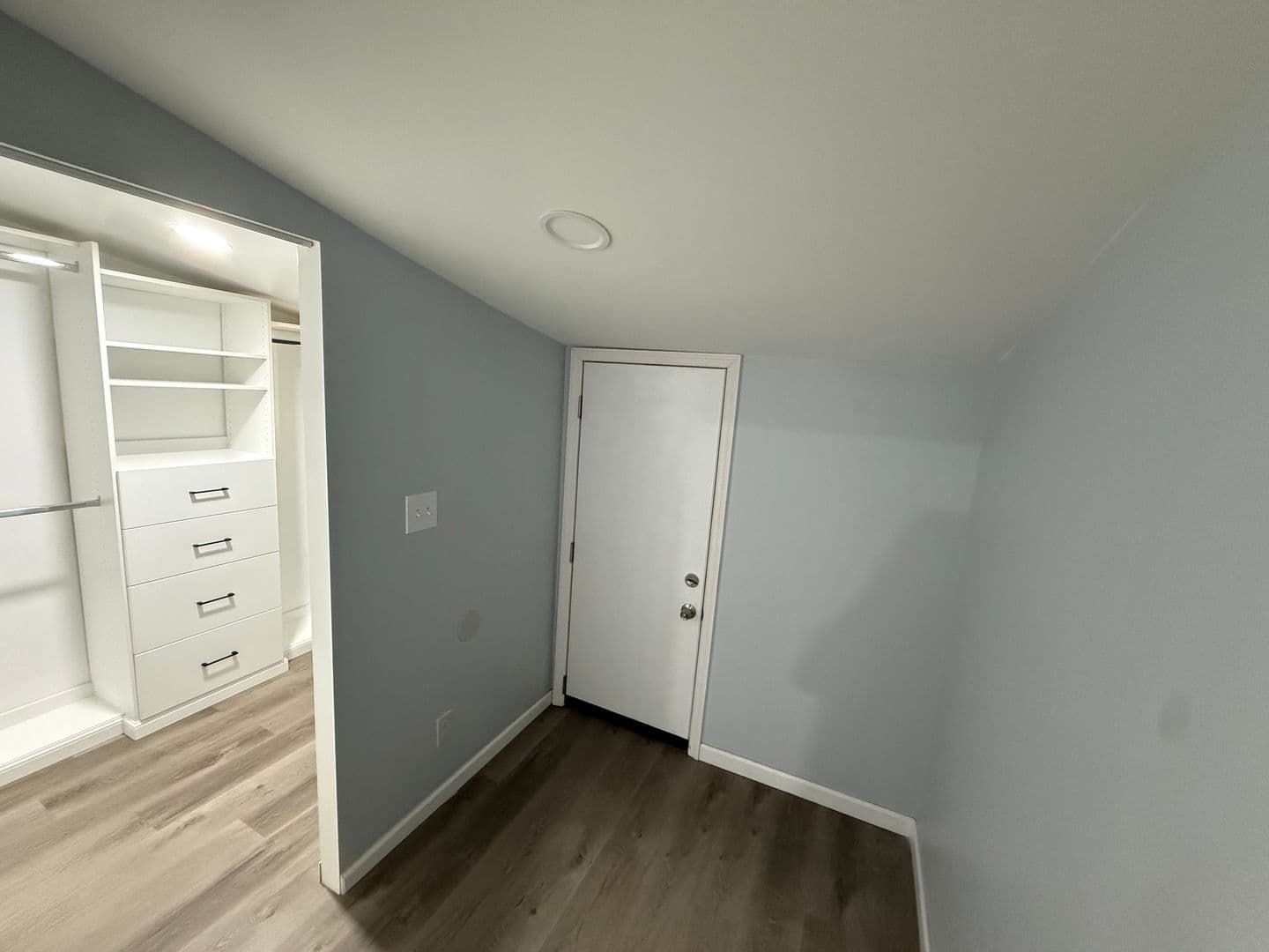 Philadelphia Apartment: 32 S 53rd St