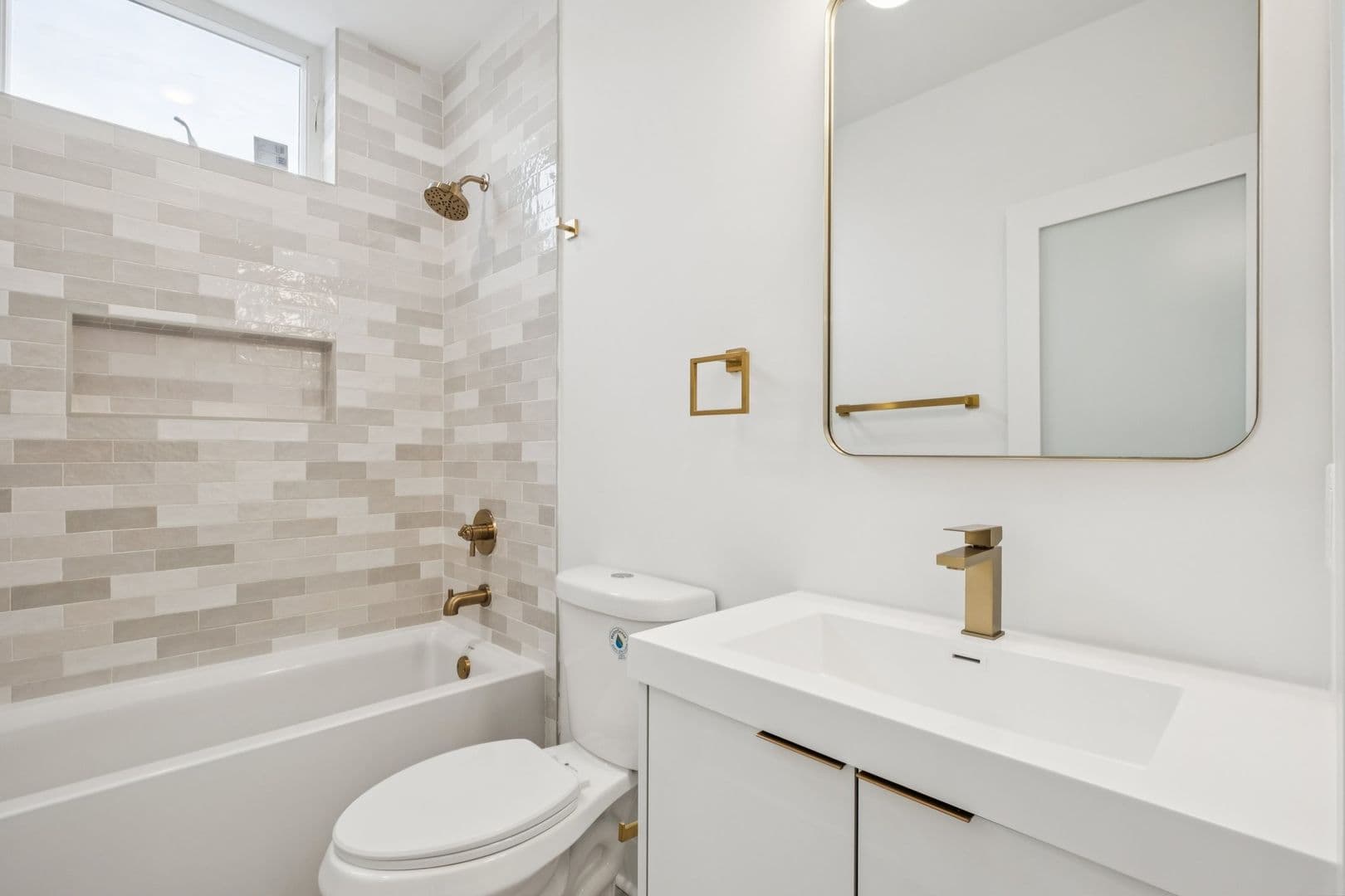 Philadelphia Apartment: 921 E Chelten Ave
