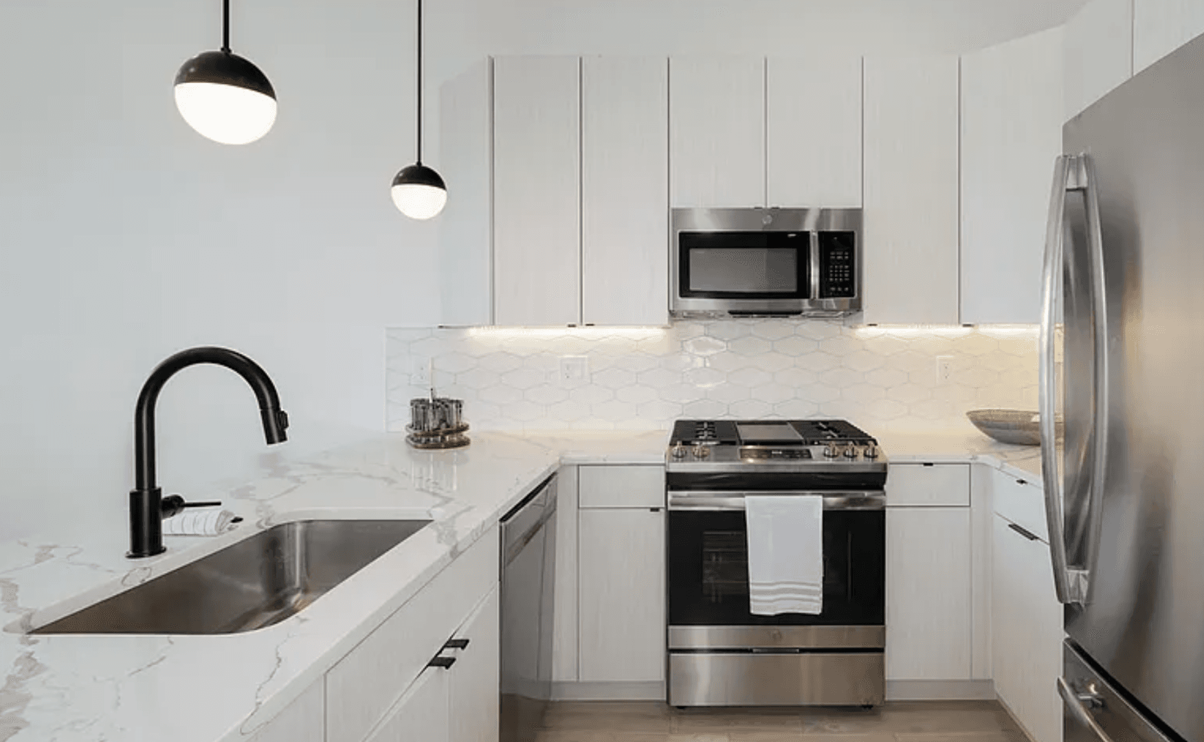Philadelphia Apartment: 2030 S 20th St