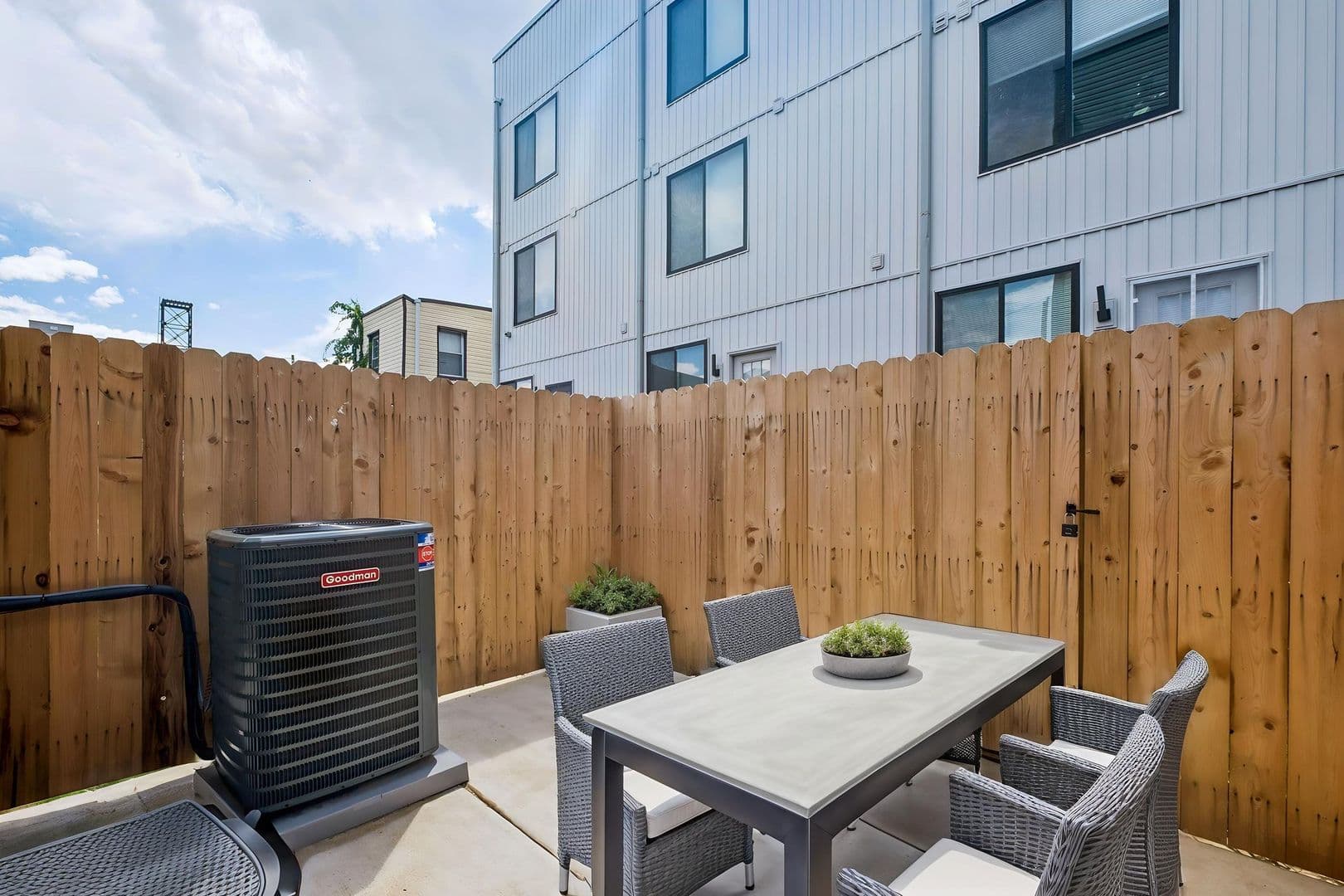 Philadelphia House: 1518 N Darien St