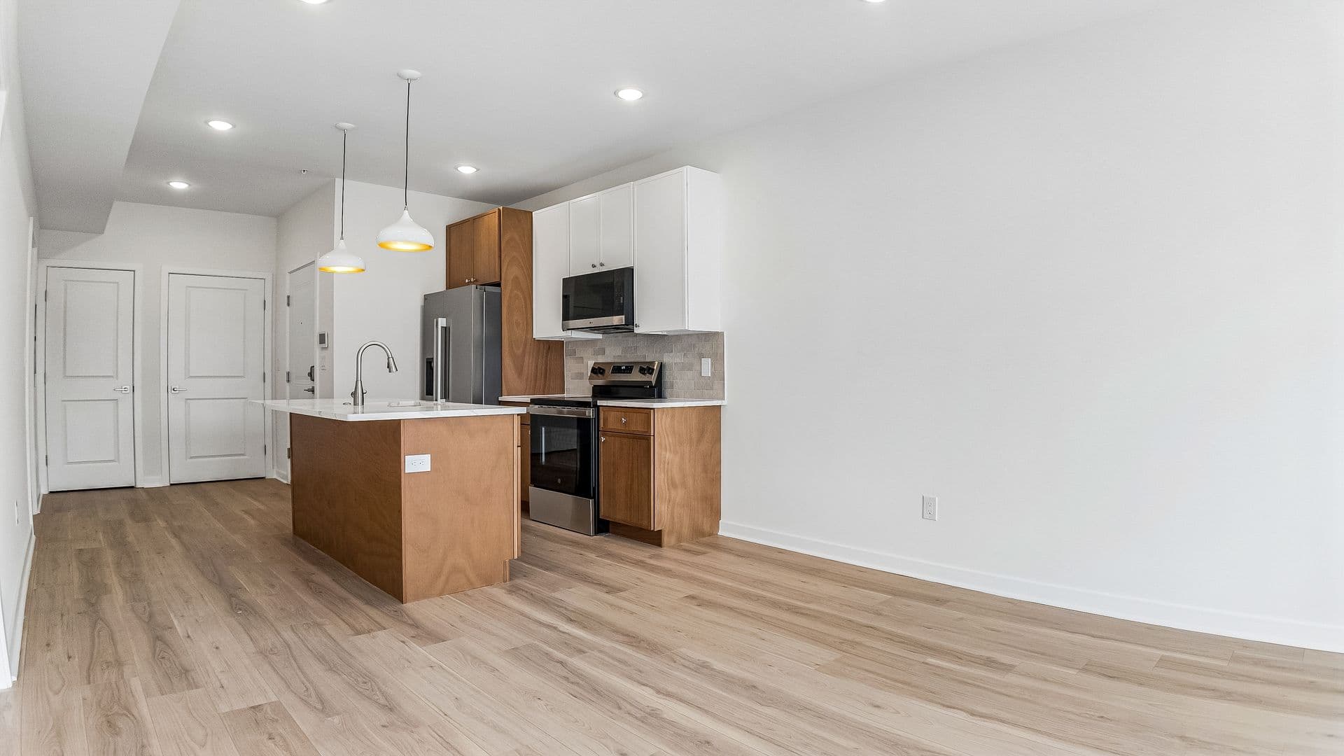 Philadelphia Apartment: 921 E Chelten Ave