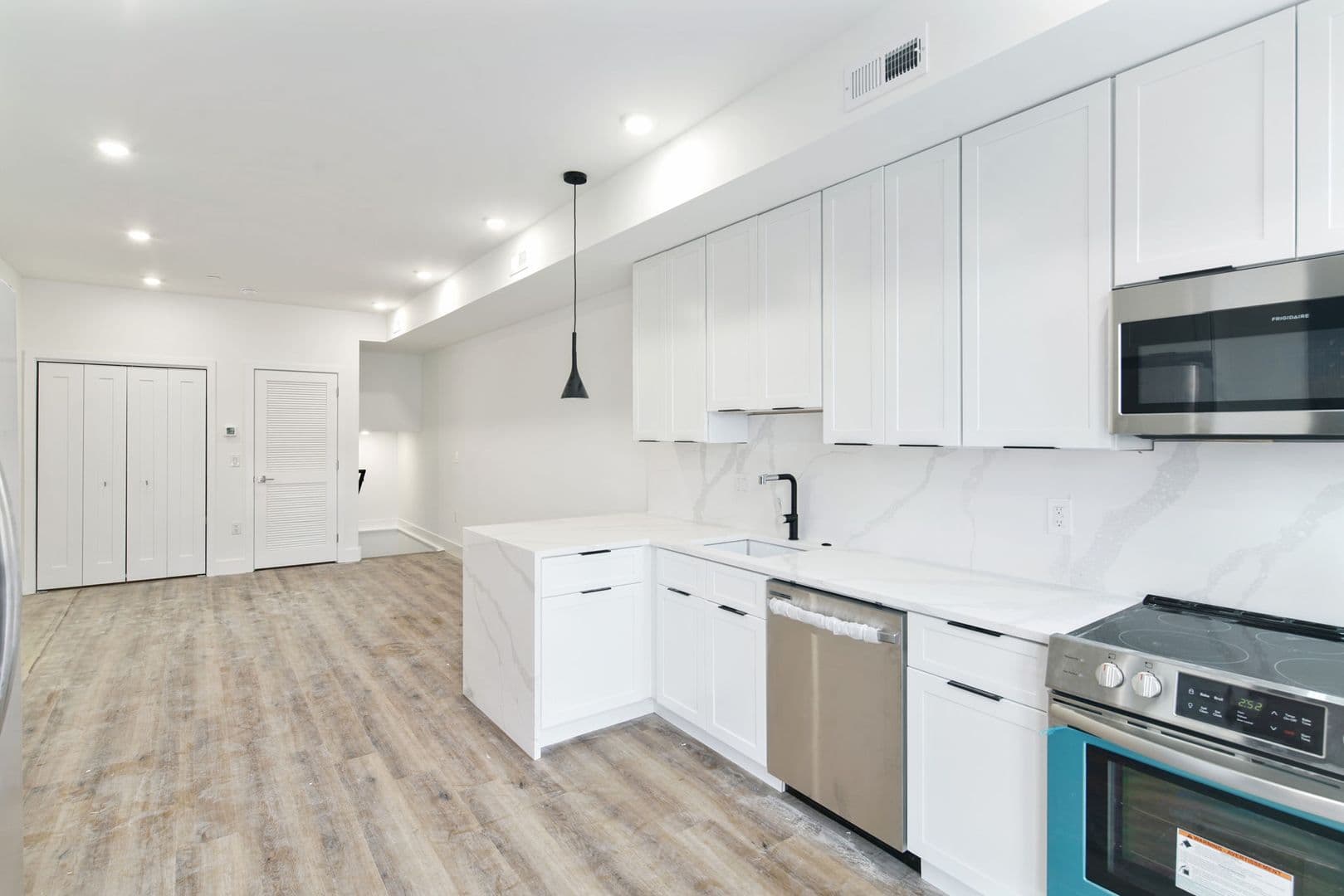 Philadelphia Apartment: 1520-22 N 8th St