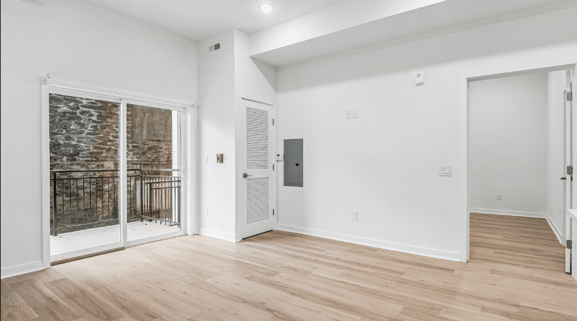 Philadelphia Apartment: 921 E Chelten Ave