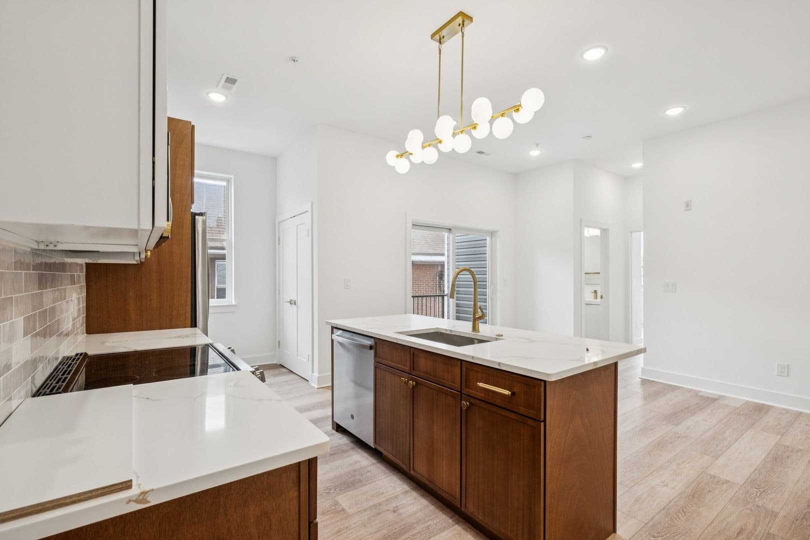 Philadelphia Apartment: 921 E Chelten Ave