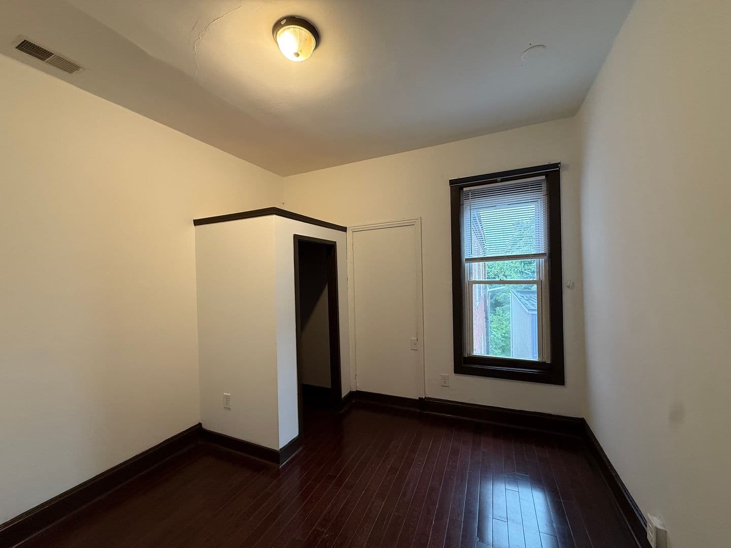 Philadelphia Apartment: 1533 Cecil B Moore Ave