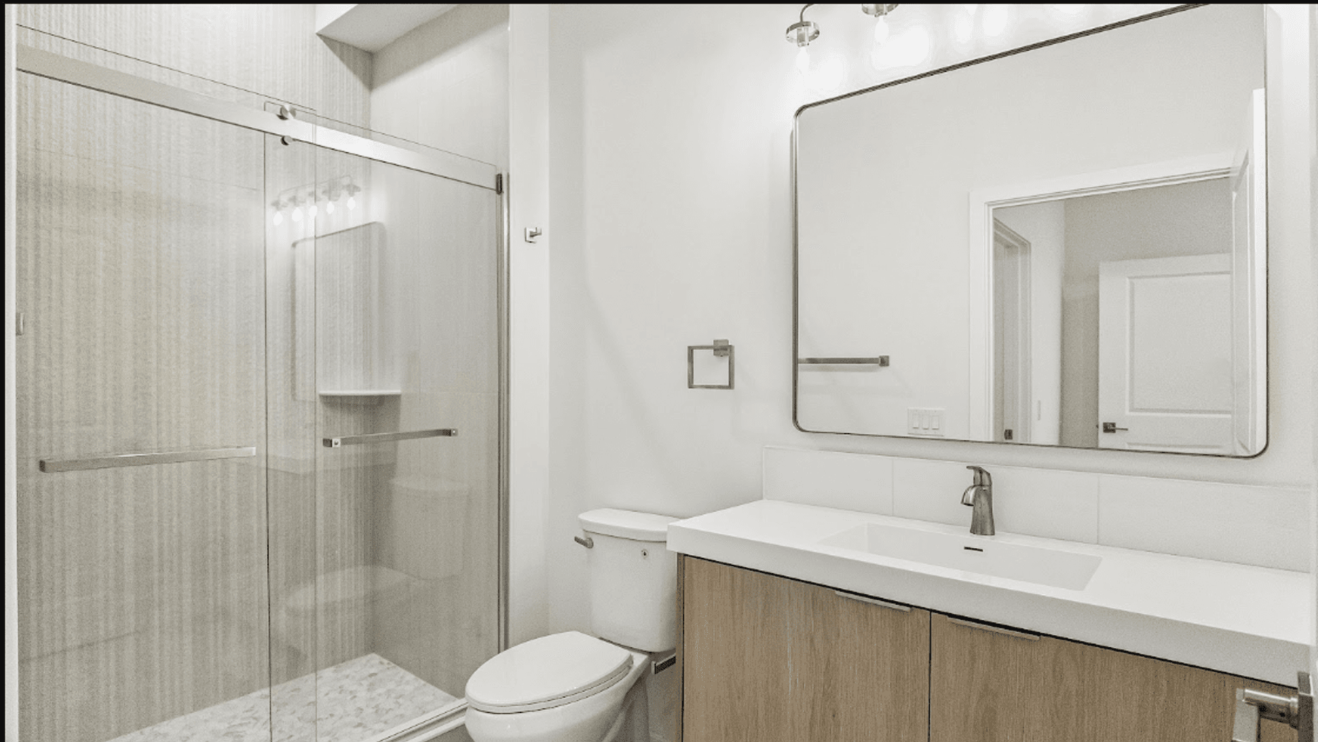 Philadelphia Apartment: 921 E Chelten Ave