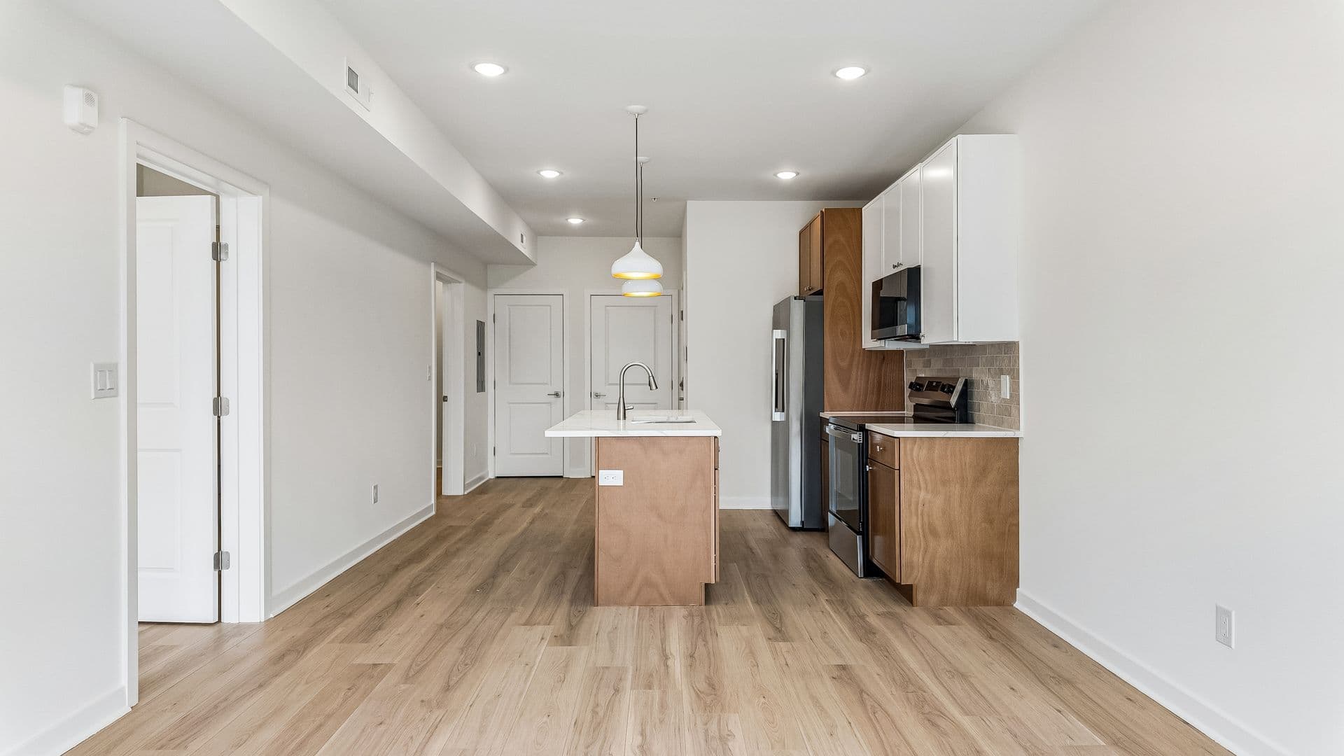 Philadelphia Apartment: 921 E Chelten Ave