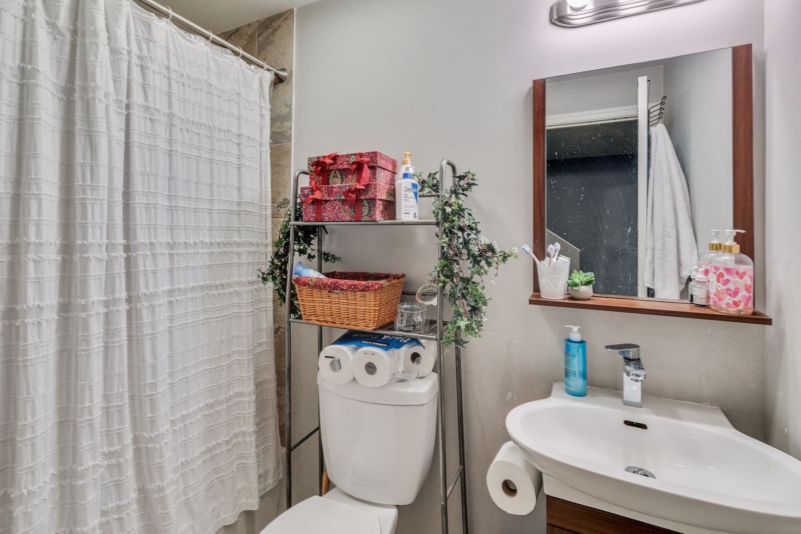 Philadelphia Apartment: 1628 Willington St