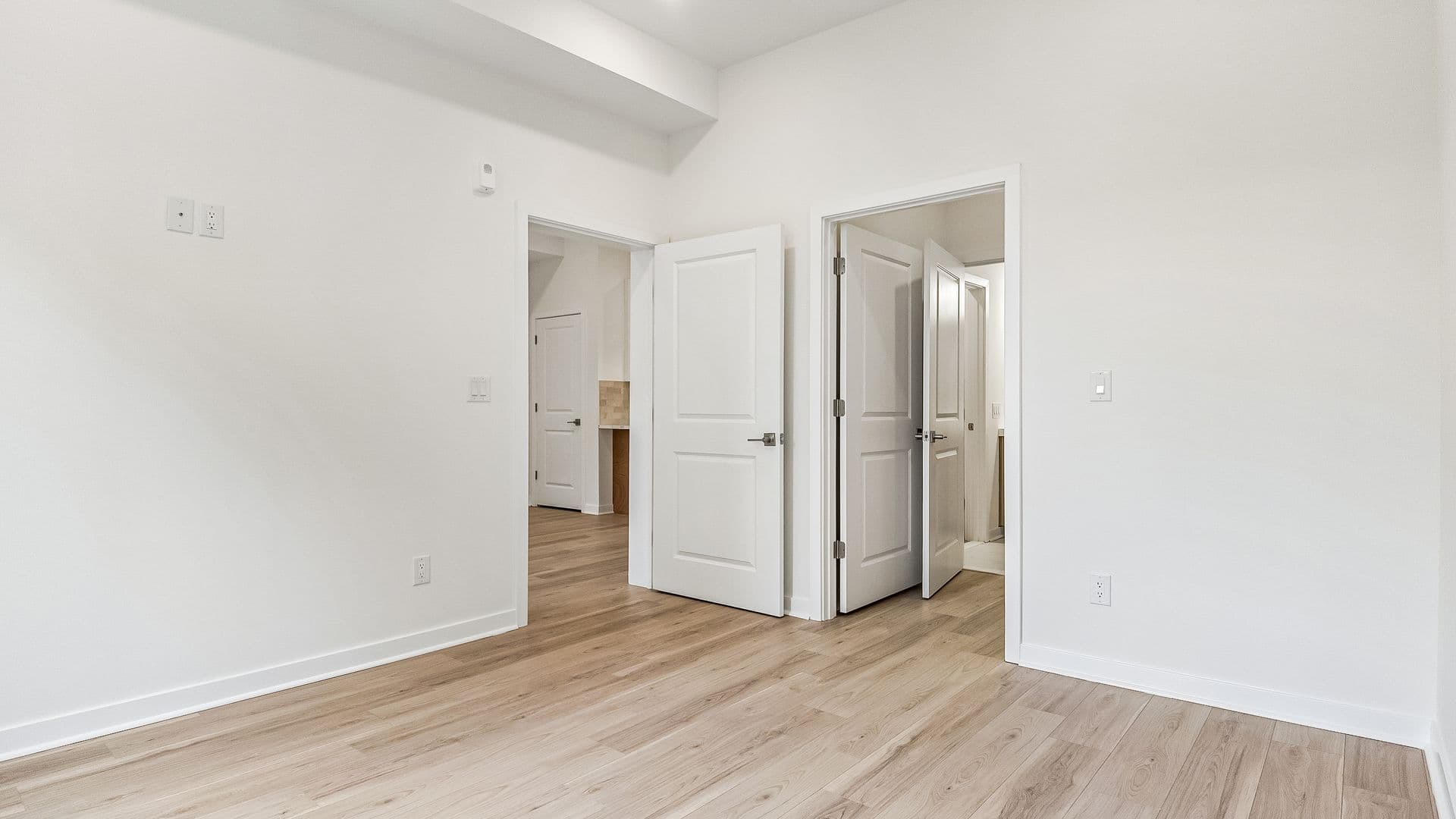 Philadelphia Apartment: 921 E Chelten Ave