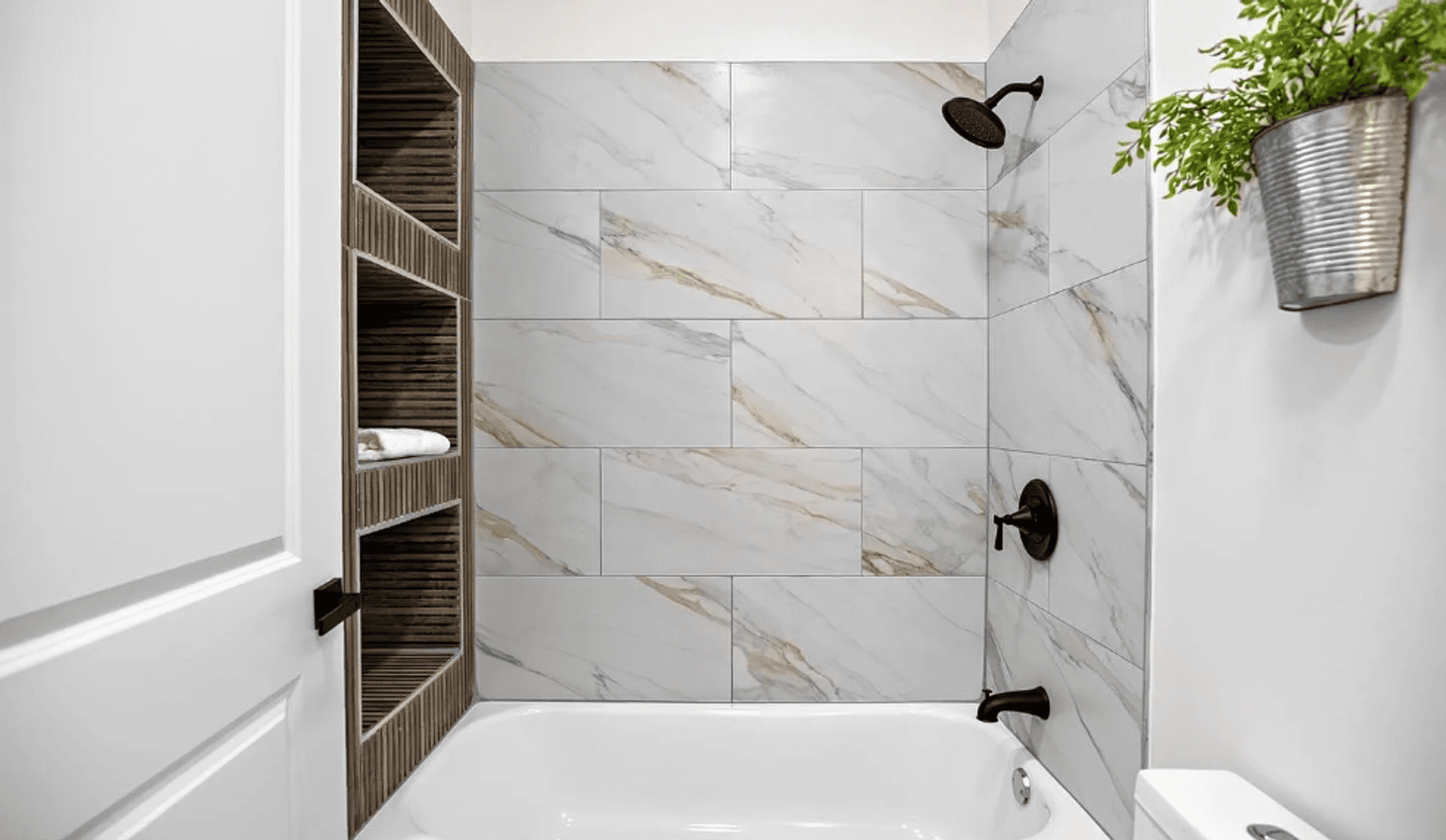 Philadelphia House: 5229 W Jefferson St